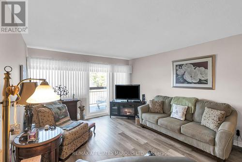 302 - 308 Second Street E, Cornwall, ON - Indoor Photo Showing Living Room