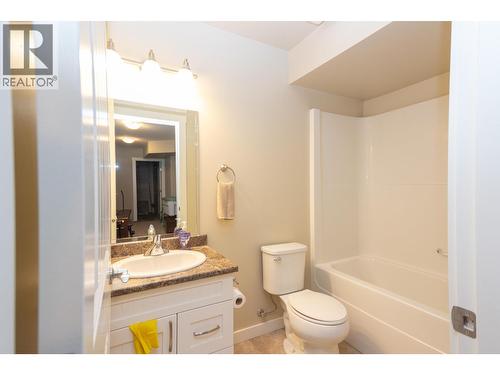 8804 17 Street, Dawson Creek, BC - Indoor Photo Showing Bathroom