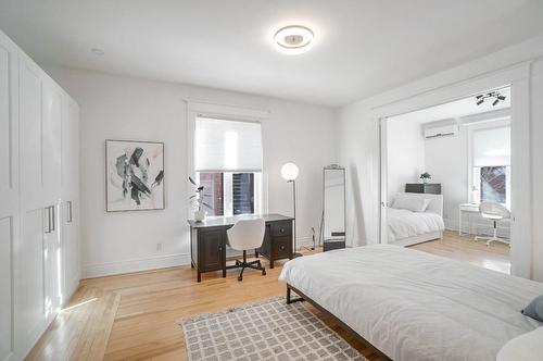 Bedroom - 5023 Rue Fabre, Montréal (Le Plateau-Mont-Royal), QC - Indoor Photo Showing Bedroom