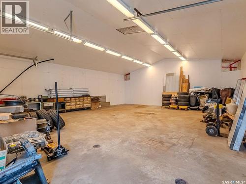 90 2Nd Street, Osler, SK - Indoor Photo Showing Garage