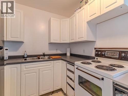 90 2Nd Street, Osler, SK - Indoor Photo Showing Kitchen With Double Sink