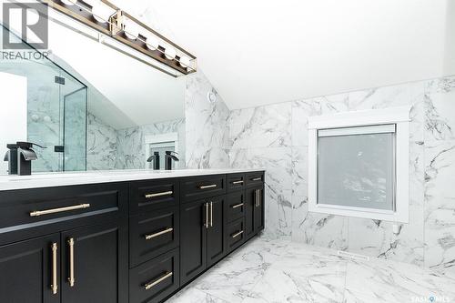 1003 Osler Street, Saskatoon, SK - Indoor Photo Showing Bathroom