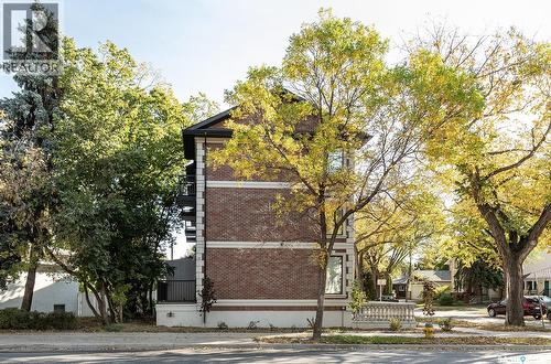 1001 Osler Street, Saskatoon, SK - Outdoor