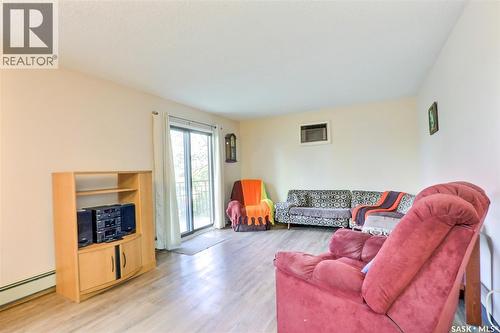 102 54 19Th Street E, Prince Albert, SK - Indoor Photo Showing Living Room