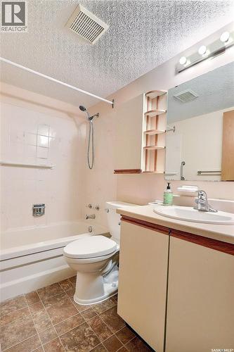 102 54 19Th Street E, Prince Albert, SK - Indoor Photo Showing Bathroom