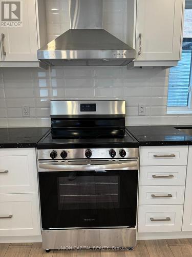 65 Stormont Trail, Vaughan, ON - Indoor Photo Showing Kitchen