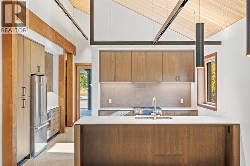 5538 Currie Bowl Way, Fernie, BC - Indoor Photo Showing Kitchen