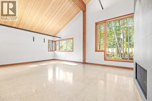 5538 Currie Bowl Way, Fernie, BC - Indoor Photo Showing Other Room