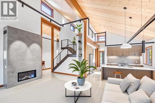 5538 Currie Bowl Way, Fernie, BC - Indoor Photo Showing Living Room With Fireplace