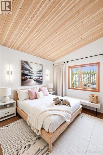 5538 Currie Bowl Way, Fernie, BC - Indoor Photo Showing Bedroom