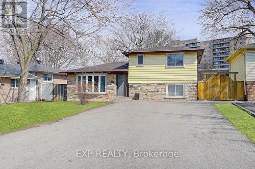 11 TULLAMORE ROAD  Brampton, ON L6W 1J6