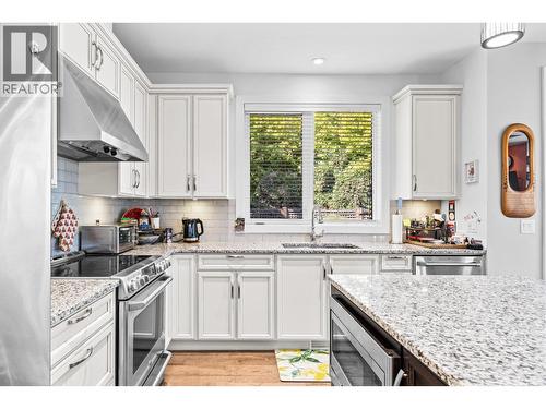1960 Klo Road Unit# 50, Kelowna, BC - Indoor Photo Showing Kitchen With Upgraded Kitchen