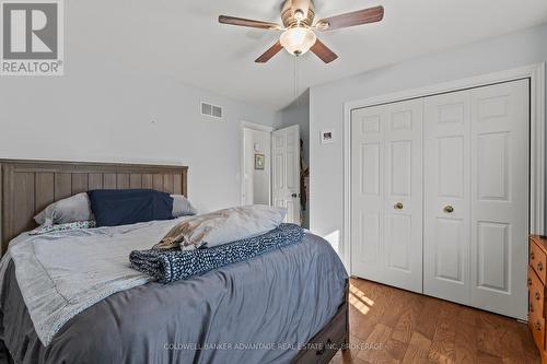 697 Ferndale Avenue, Fort Erie (Crescent Park), ON - Indoor Photo Showing Bedroom