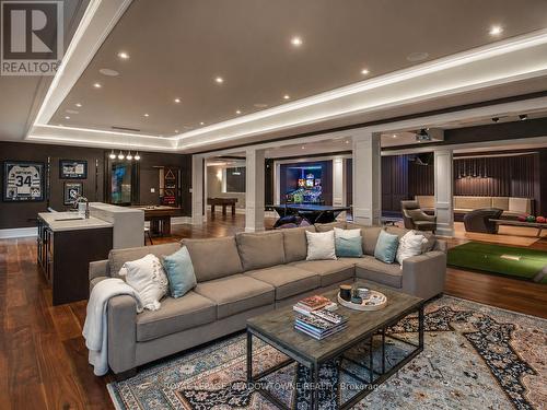 13160 Nassagaweya Esquesing Townline, Milton, ON - Indoor Photo Showing Living Room