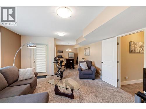 3155 Reimche Road Unit# 104, Lake Country, BC - Indoor Photo Showing Living Room