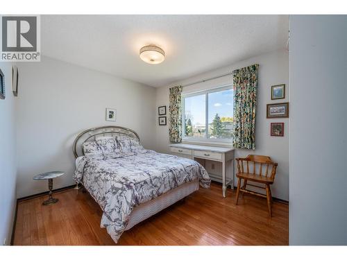 2681 Abbott Street, Kelowna, BC - Indoor Photo Showing Bedroom