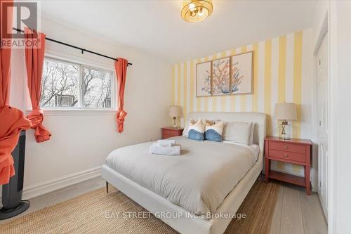 1019 Beach Boulevard, Hamilton, ON - Indoor Photo Showing Bedroom