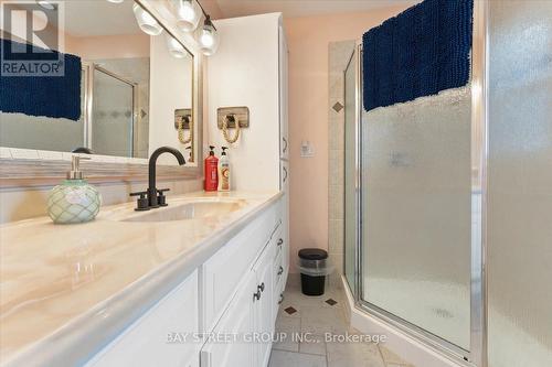 1019 Beach Boulevard, Hamilton, ON - Indoor Photo Showing Bathroom