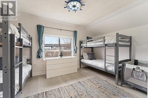 1019 Beach Boulevard, Hamilton, ON - Indoor Photo Showing Bedroom