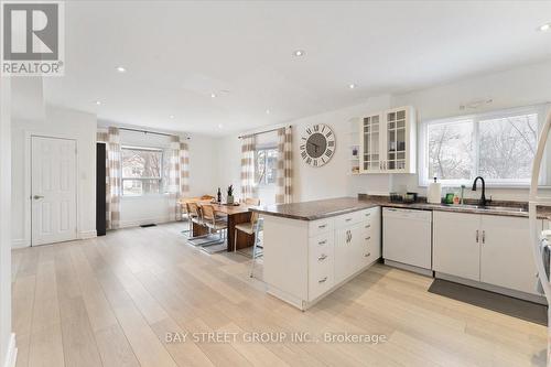 1019 Beach Boulevard, Hamilton, ON - Indoor Photo Showing Kitchen