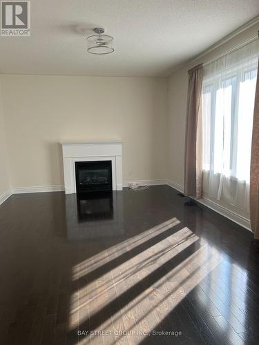 1018 Wilbur Pipher Circle, Newmarket, ON - Indoor With Fireplace