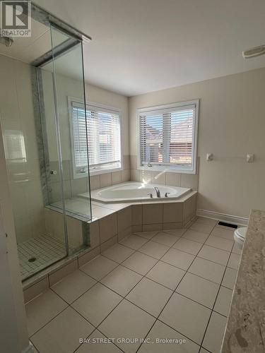 1018 Wilbur Pipher Circle, Newmarket, ON - Indoor Photo Showing Bathroom