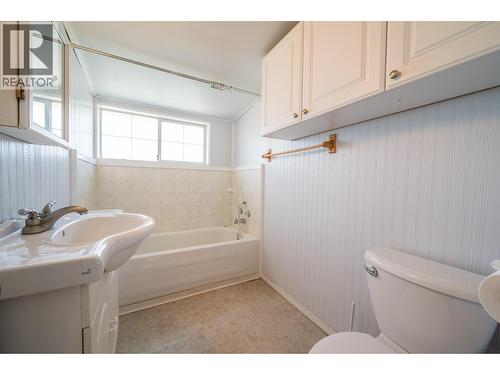 1276 Garcia Street, Merritt, BC - Indoor Photo Showing Bathroom