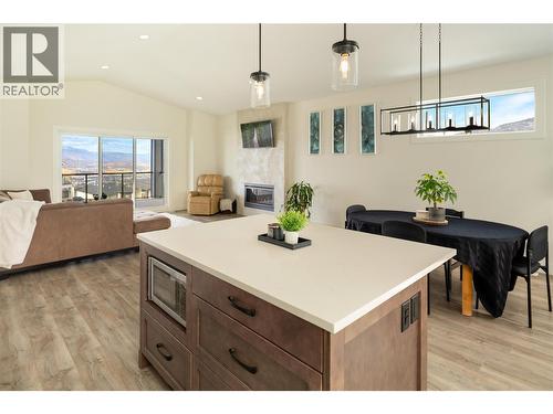 2203 Lavetta Drive, Kelowna, BC - Indoor