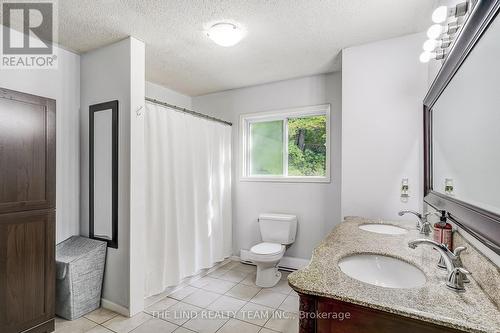 949 Raymond Road, Muskoka Lakes, ON - Indoor Photo Showing Bathroom