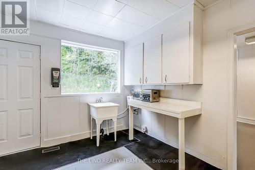 949 Raymond Road, Muskoka Lakes, ON - Indoor Photo Showing Other Room