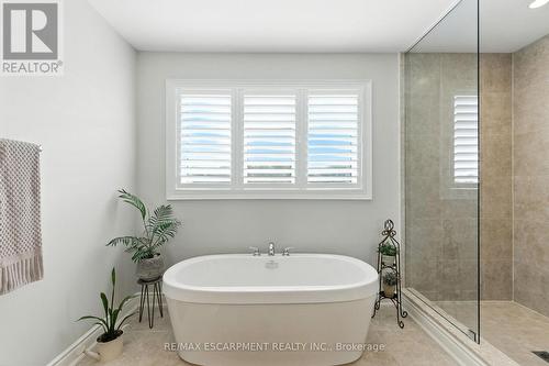 15 Robarts Drive, Hamilton, ON - Indoor Photo Showing Bathroom