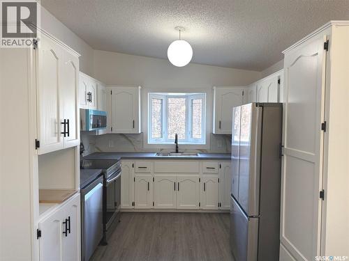 30 Willow Crescent, Fort Qu'Appelle, SK - Indoor Photo Showing Kitchen