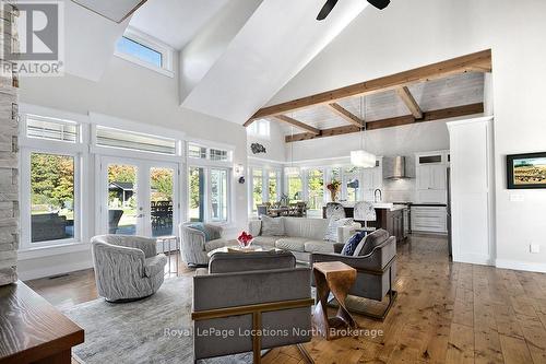 174 High Bluff Lane, Blue Mountains, ON - Indoor Photo Showing Living Room