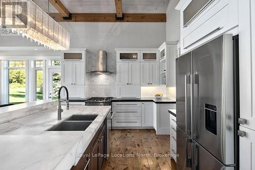 174 High Bluff Lane, Blue Mountains, ON - Indoor Photo Showing Kitchen With Double Sink With Upgraded Kitchen