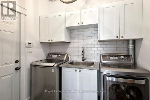 174 High Bluff Lane, Blue Mountains, ON - Indoor Photo Showing Laundry Room