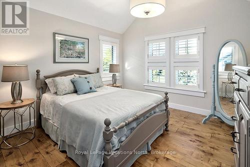 174 High Bluff Lane, Blue Mountains, ON - Indoor Photo Showing Bedroom