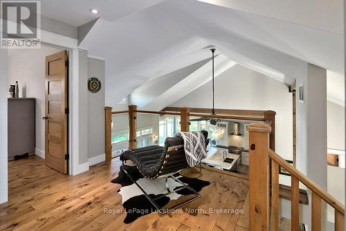 174 High Bluff Lane, Blue Mountains, ON - Indoor Photo Showing Other Room