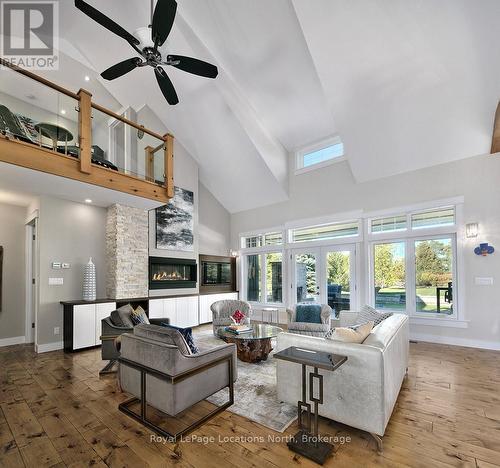 174 High Bluff Lane, Blue Mountains, ON - Indoor Photo Showing Living Room