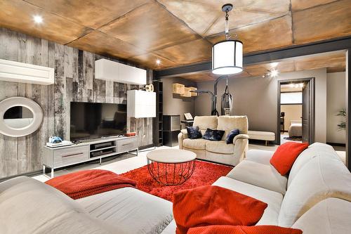 Family room - 5142 Ch. Salaberry, Carignan, QC - Indoor Photo Showing Living Room