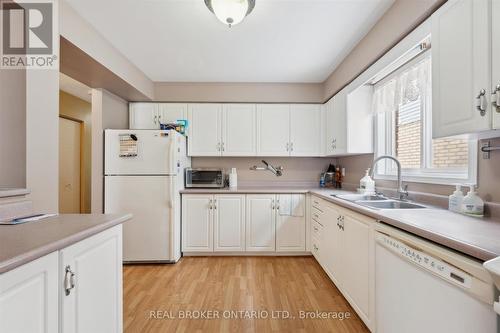 451 Citadel Court, Waterloo, ON - Indoor Photo Showing Kitchen With Double Sink