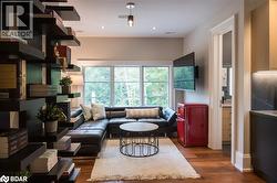 Fully self contained nanny suite with separate entrance - 