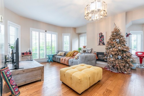 Salon - 672Z Ch. Marie-Le Ber, Montréal (Verdun/Île-Des-Soeurs), QC 