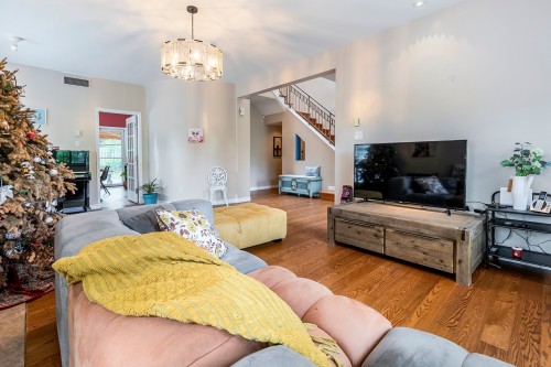 Salon - 672Z Ch. Marie-Le Ber, Montréal (Verdun/Île-Des-Soeurs), QC 