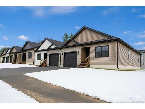 8 Terry Fox Dr, Oromocto, NB 