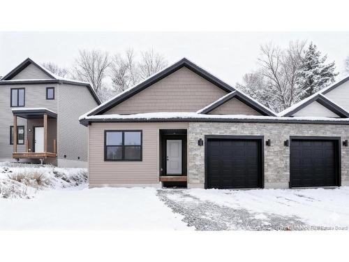 8 Terry Fox Dr, Oromocto, NB 