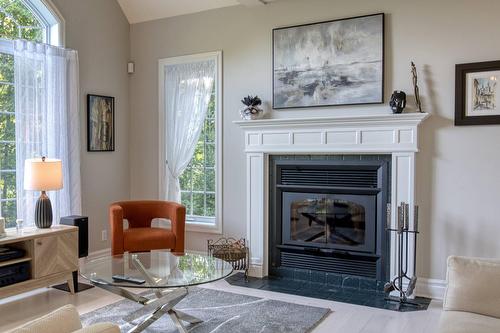 Salon - 534 Rue Du Meunier, Sainte-Adèle, QC - Indoor Photo Showing Living Room With Fireplace