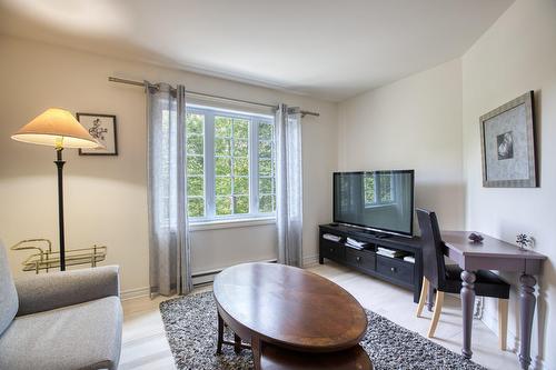 Chambre à coucher - 534 Rue Du Meunier, Sainte-Adèle, QC - Indoor Photo Showing Living Room