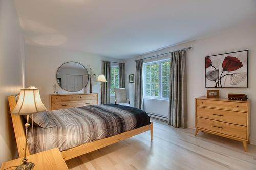Chambre à coucher principale - 534 Rue Du Meunier, Sainte-Adèle, QC - Indoor Photo Showing Bedroom