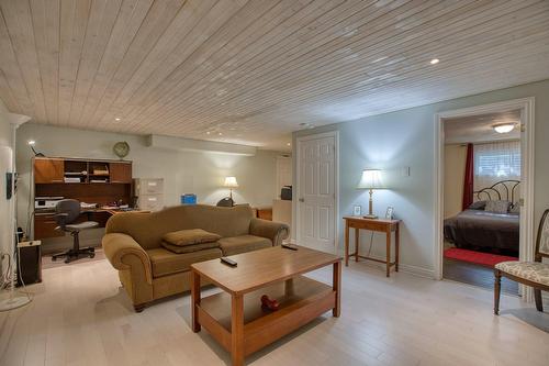 Salle familiale - 534 Rue Du Meunier, Sainte-Adèle, QC - Indoor Photo Showing Living Room