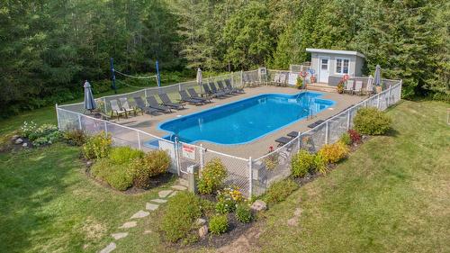 À proximité - 534 Rue Du Meunier, Sainte-Adèle, QC - Outdoor With In Ground Pool With Backyard